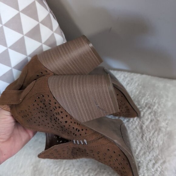 Francesca's Western Aztec Boho Cut Out Remedy Ankle Boots 9 - Picture 4 of 8